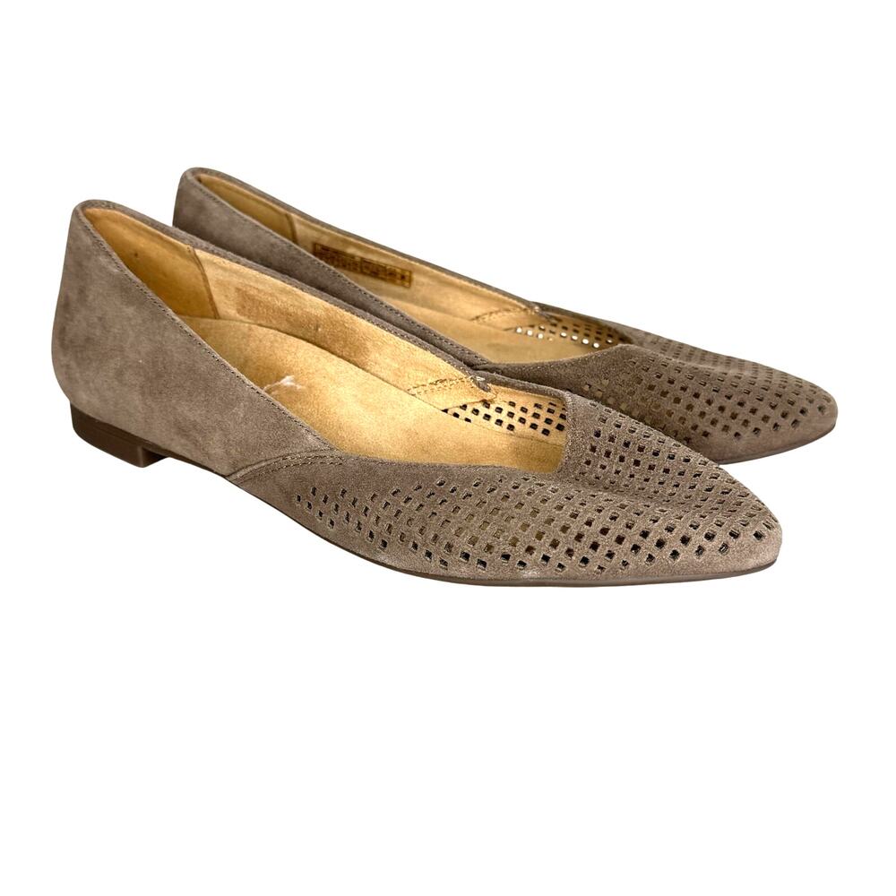 Vionic Gem Posey Flats‎ suede perforated